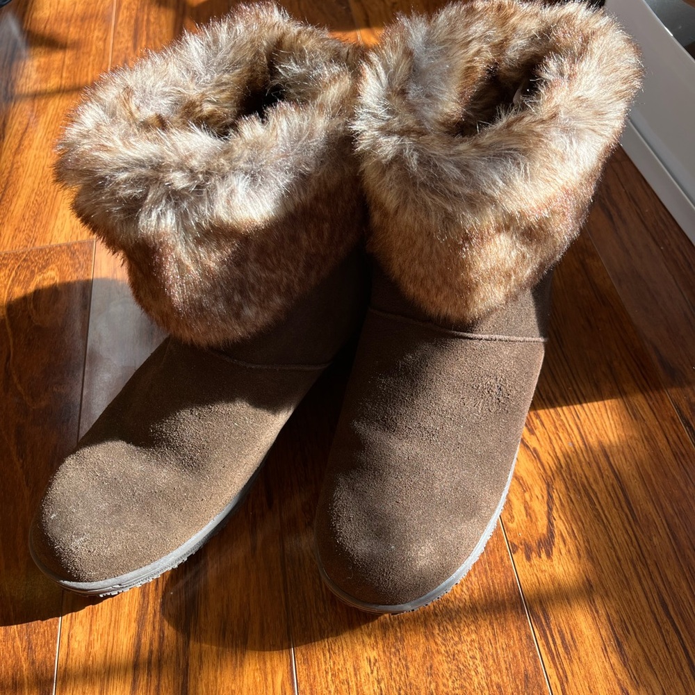 Cozy Brown Faux Fur Lined Women's Boots
